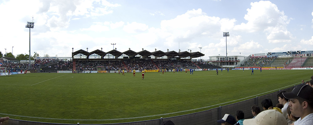 Fußball, 3. Liga, Deutschland, 03.05.09 , Sportpark Unterhaching, 5.200 Zuschauer, SpVgg Unterhaching - SV Wuppertal
