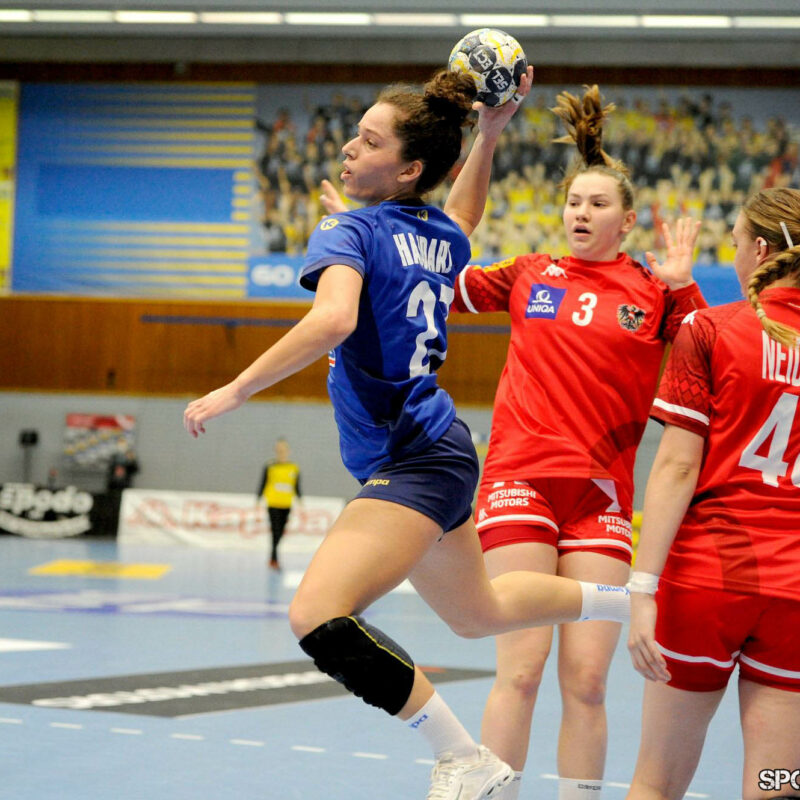 Kosovo - Oesterreich. Bild zeigt Marigona Hajdari, Katarina Pandza, Nina Neidhart