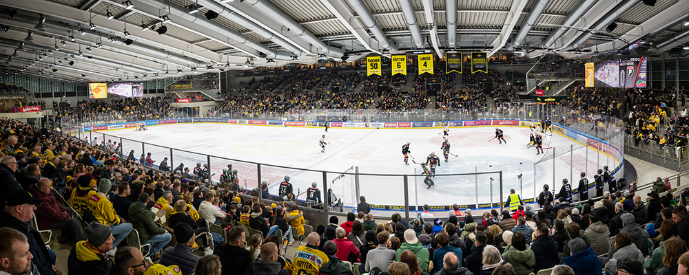 Fotos des ICE Hockey League Spiels Vienna Capitals - Vorarlberg Pioneers. Hockey League match Vienna Capitals - Vorarlberg Pioneers. Wien